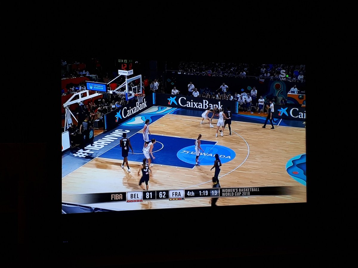 irisgoeteyn's tweet photo. So proud!!!! #BelgianCats #BasketBelgium #Top4 #YeahBaby! https://t.co/vSJ3xyo7cF