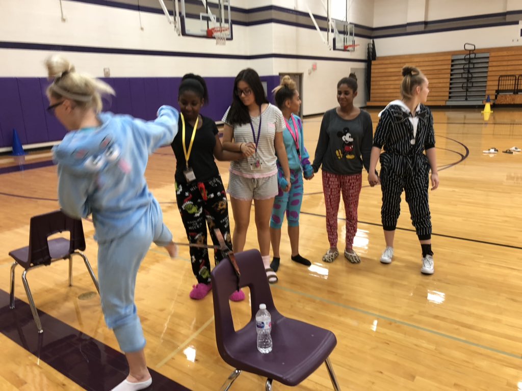 CoachRhoden's tweet photo. @AdrianLBerg running some great team building for cheer today.  #TeamMav #MRHScheer https://t.co/UUXEIRgJDh