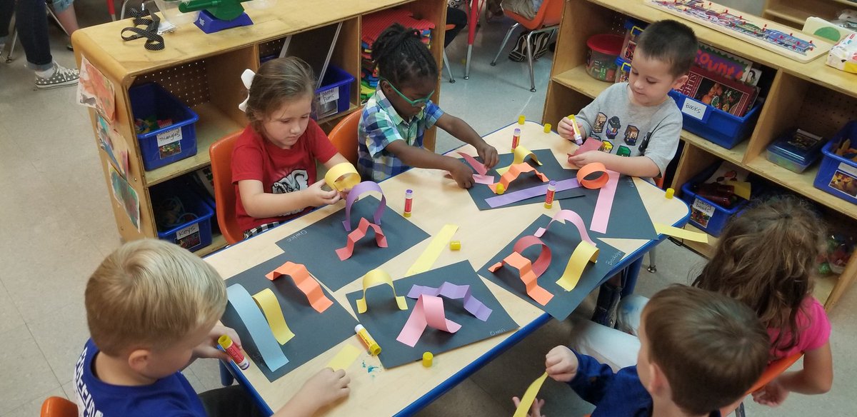 rebekah_bata's tweet photo. "Lines that Wiggle"..our kiddos listened to this story and made line structures, learned about different types of lines, and had a blast! We are all wondering.. where can we find lines?
#FloydCoSchools 
@MESBlueDevils https://t.co/5BmGZSQE5y