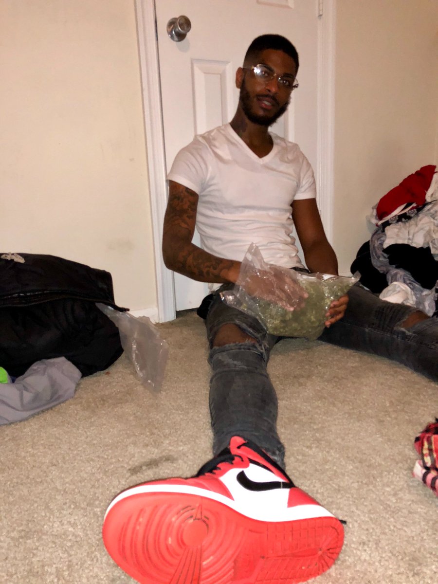 ALIASDON1's tweet photo. U lazy wit ur loyalty and ur position so I had to execute cuz u ain’t listen🦍 https://t.co/7wrOeO2KIK
