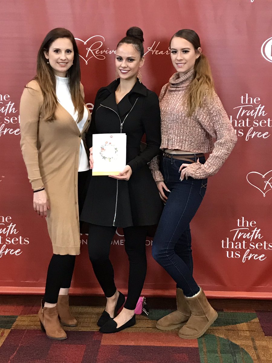 _Rose___'s tweet image. #TrueWoman18