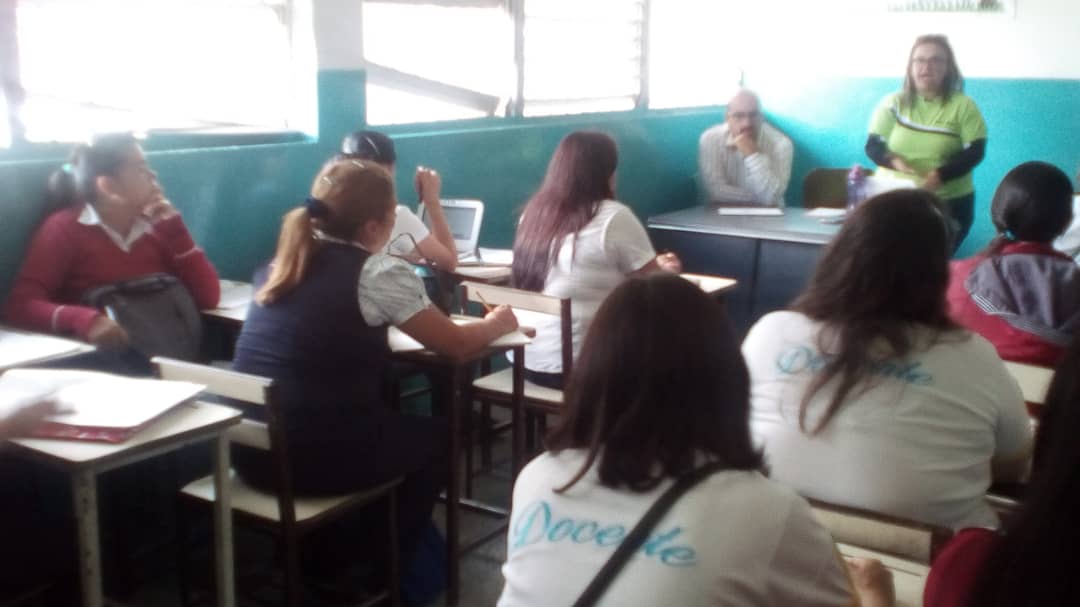 fordocpadremaya's tweet photo. Socialización institucional de orientaciones pedagógicas 2018-2019 #EducandoEnComunidad #CalidadEducativa https://t.co/ZVtXmqwtXK