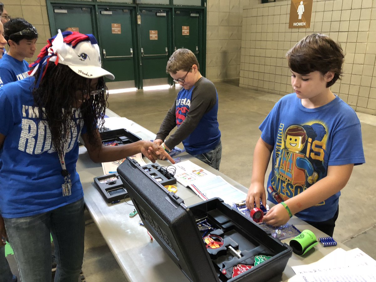 FIRSTeam932's tweet photo. @FIRSTeam932 joins @TulsaSTEM at #11daysofawestem @tulsastatefair to inspire kids with STEM. @FRCTeams #Firsttweets https://t.co/qvyU7JYQC1