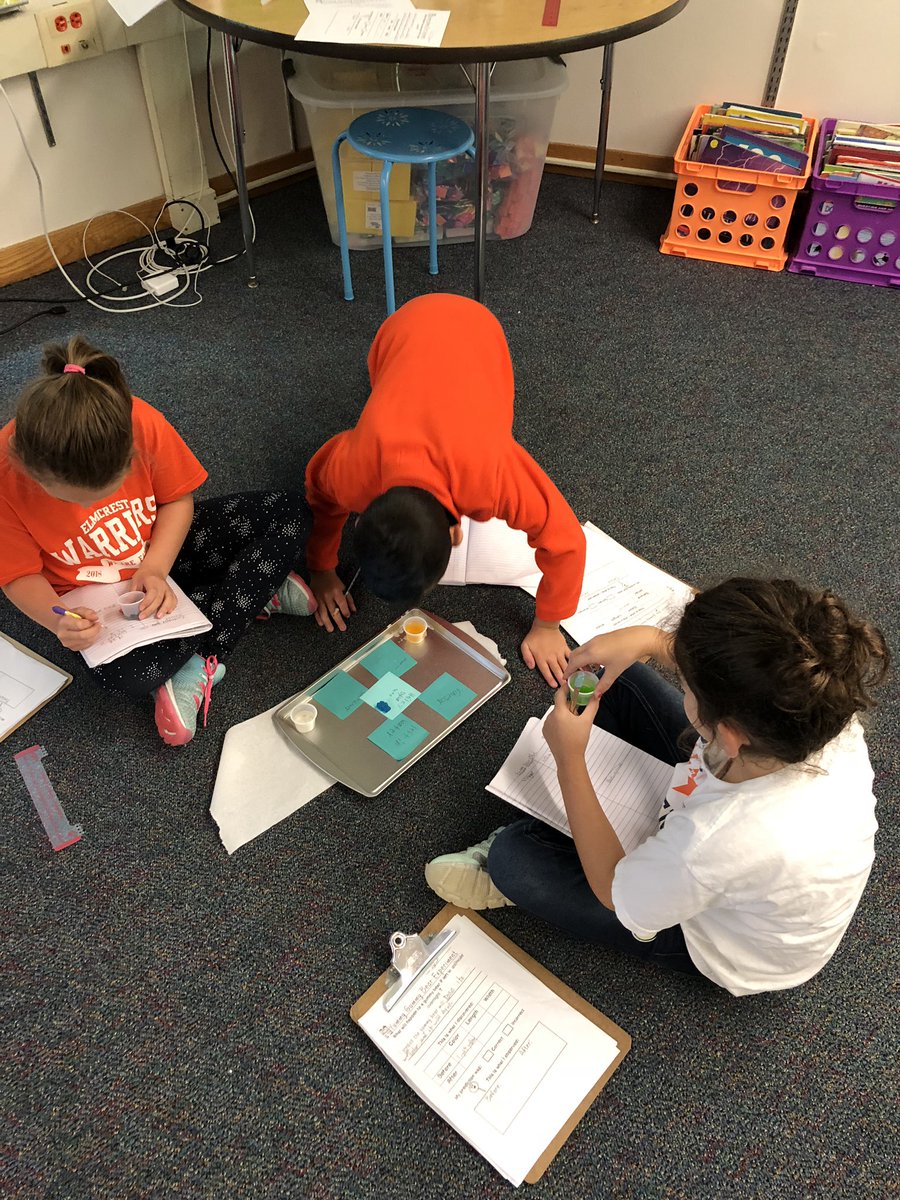 MrsDonardo's tweet photo. Gummy bears &amp; science today! #EEfamily https://t.co/8QdBfh4eUB
