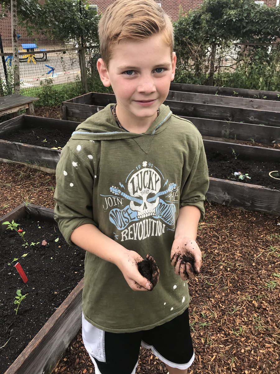 DrHydrogenHC's tweet photo. Time to experience the geosphere!! Who says kids don’t get their hands dirty anymore??  #LS2-1 #ESS2-1 @OfficialNGSS @HESVerticalFarm @hvrsd_STEM https://t.co/z41BDJlmbG