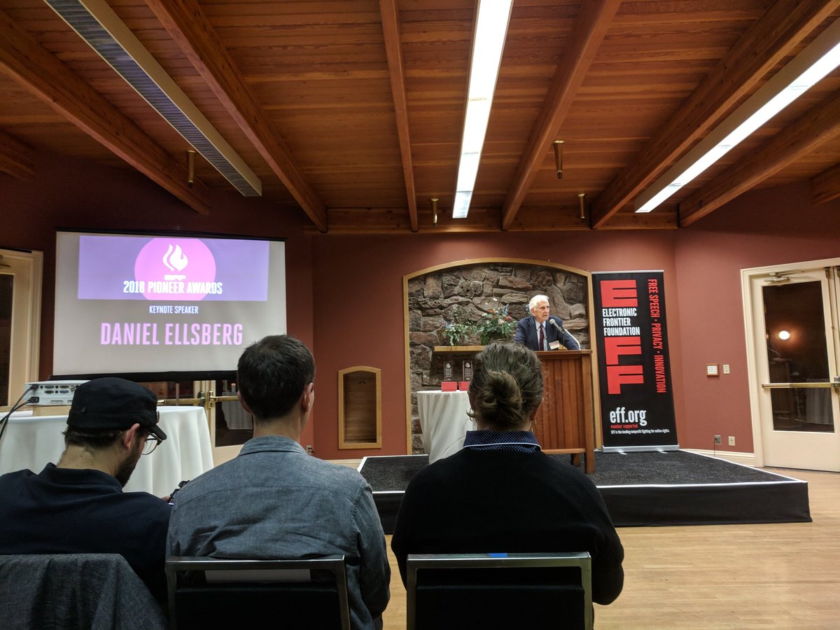 uclaw_STLJ's tweet photo. STLJ had a great time at the EFF Pioneer Awards. We had the pleasure of meeting many great people including Daniel Ellsberg (Pentagon Papers whistleblower) and Chelsea Manning. #eff #privacy #stlj #technology https://t.co/32RIPVRi4O