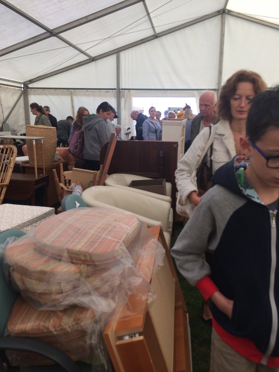 topcollectable1's tweet photo. #amazing day at the biggest #jumblesale in the UK here are some the pics from day 1 #bargain #buy #sell https://t.co/ZKtdODK4nA