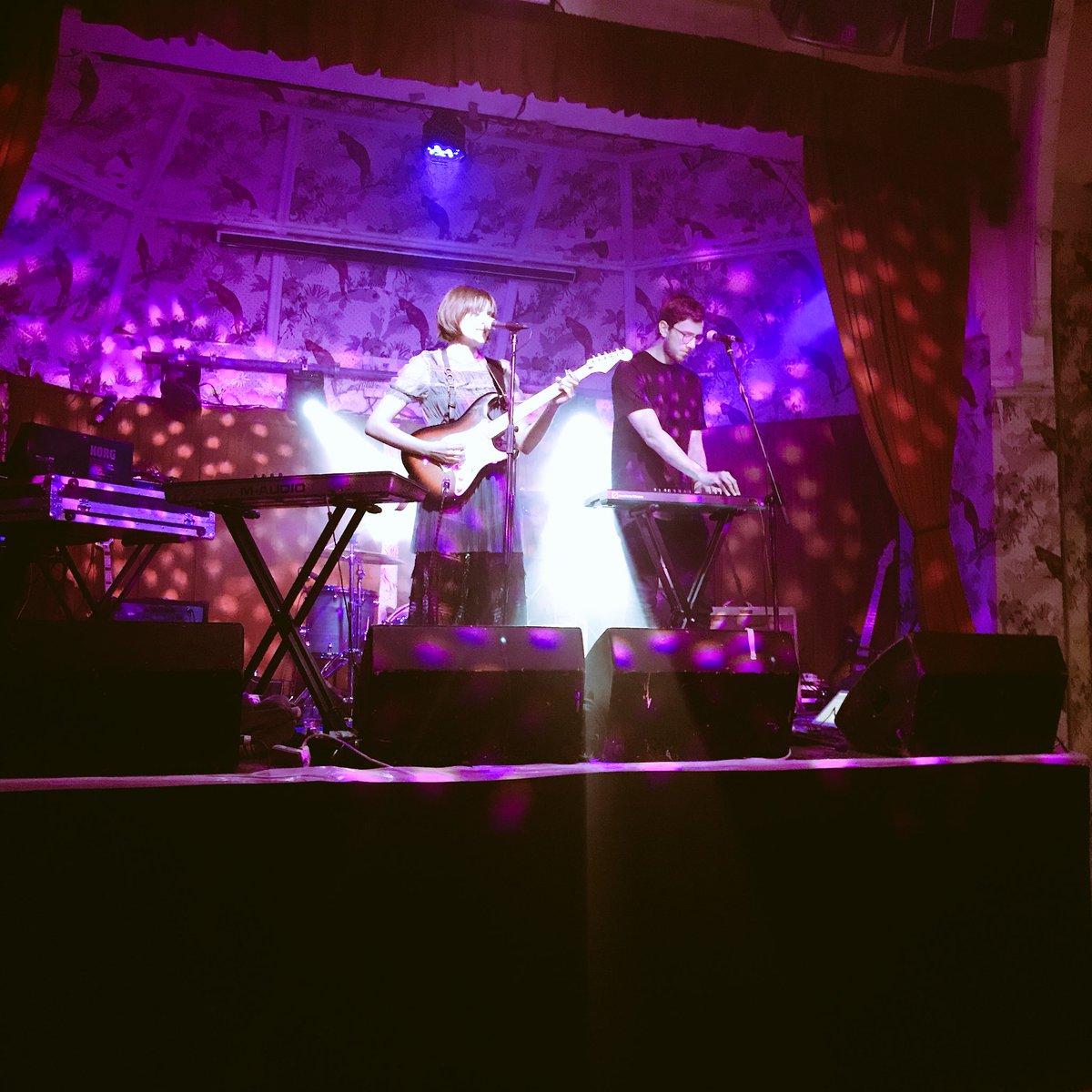 azraqsahara's tweet photo. The excellent @SunMoonandTalia @DeafInstitute https://t.co/01cjrNXjvz