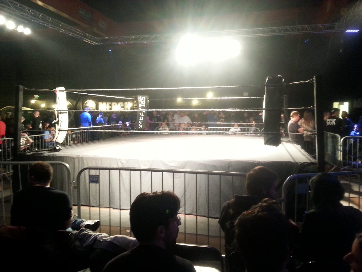 BritWresAwayDay's tweet photo. WHERE AM I?? I'm at THE HANGER in Wolverhampton for @Fightclubpro #ProjectMayhemVII #PM7. Looks just like Starworks, tbh, but it's £3 a can. THAT'S WHERE. https://t.co/mcKQFvH7U0