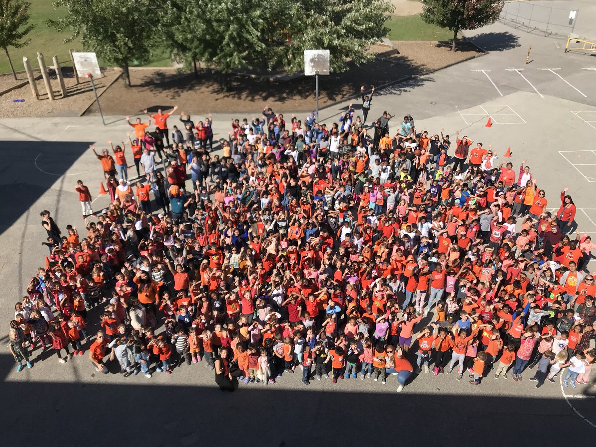 CPSpanthersTDSB's tweet photo. Over 650 strong celebrating Orange Shirt Day at Clairlea! https://t.co/sxgnirxXYw