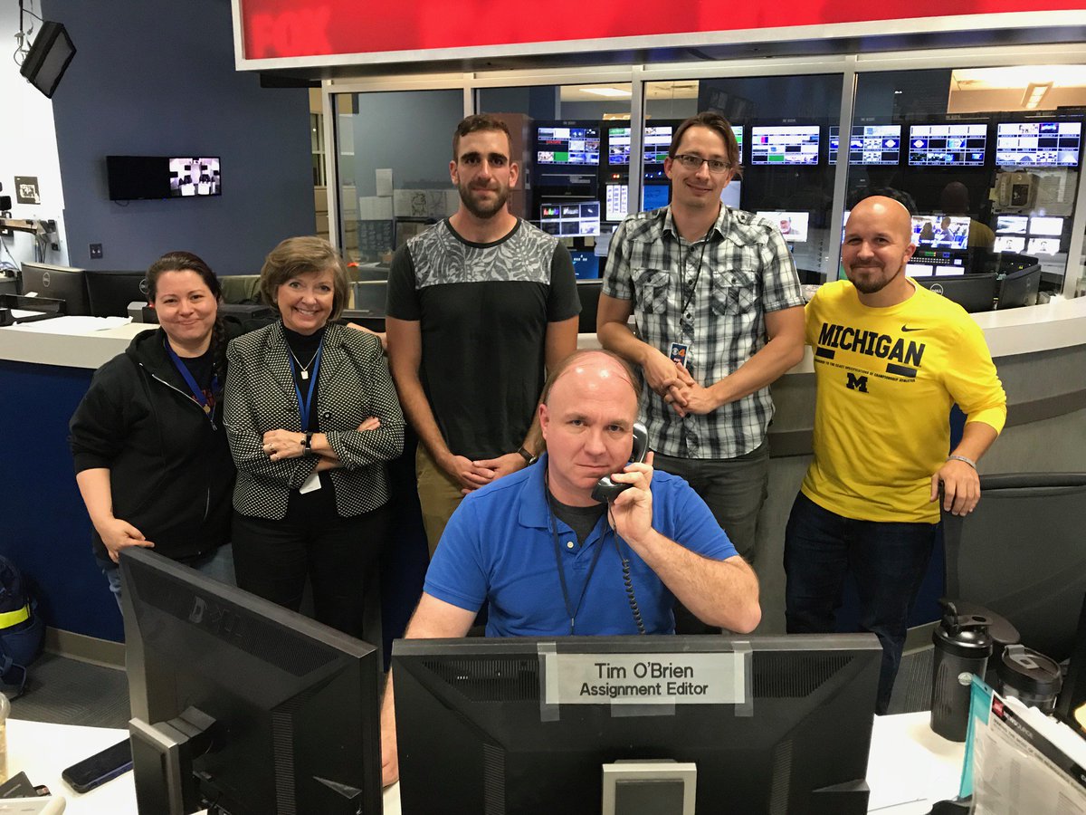 AdamBartelsNews's tweet photo. Full house on a Friday at the #AssignmentDesk @FOX59 @CBS4Indy 
#FOX59CBS4AssignmentDesk #StrengthInNumbers #WeAreFox59
@chisoxfan72 @RickAnselMorgan @MattFox59 @RgordonNews https://t.co/D8yTxQ4SWF