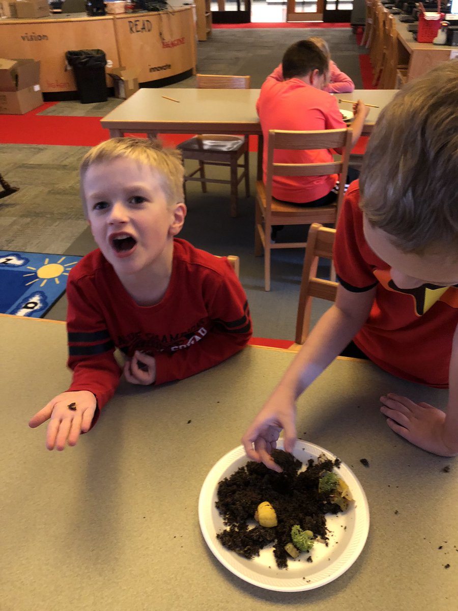 christa0511's tweet photo. Hands on worm fun after pairing worm fiction and nonfiction text! @Boone_County @UnleashTheWilde #boone2020 https://t.co/GFiWvQXAI3