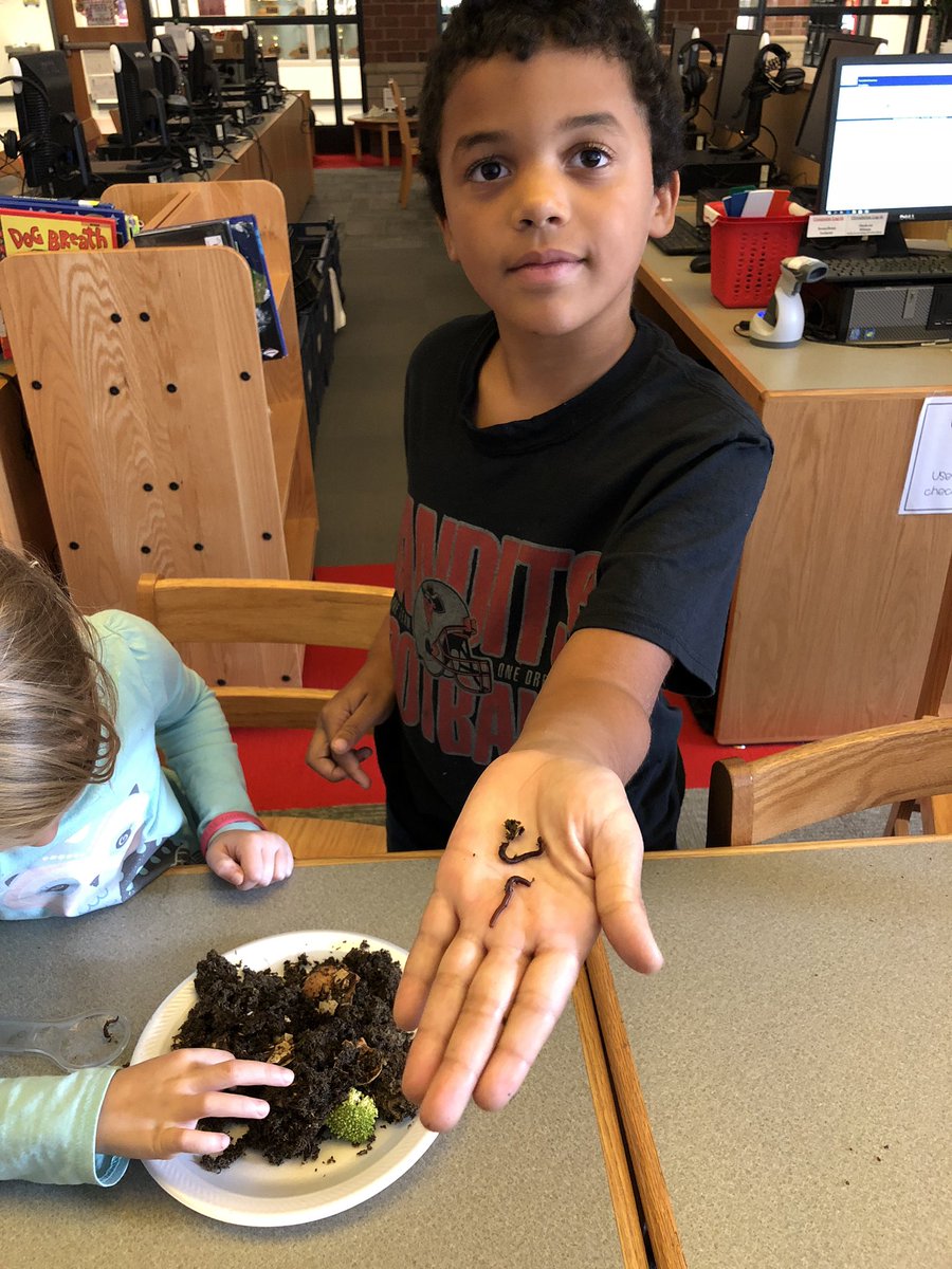 christa0511's tweet photo. Hands on worm fun after pairing worm fiction and nonfiction text! @Boone_County @UnleashTheWilde #boone2020 https://t.co/GFiWvQXAI3