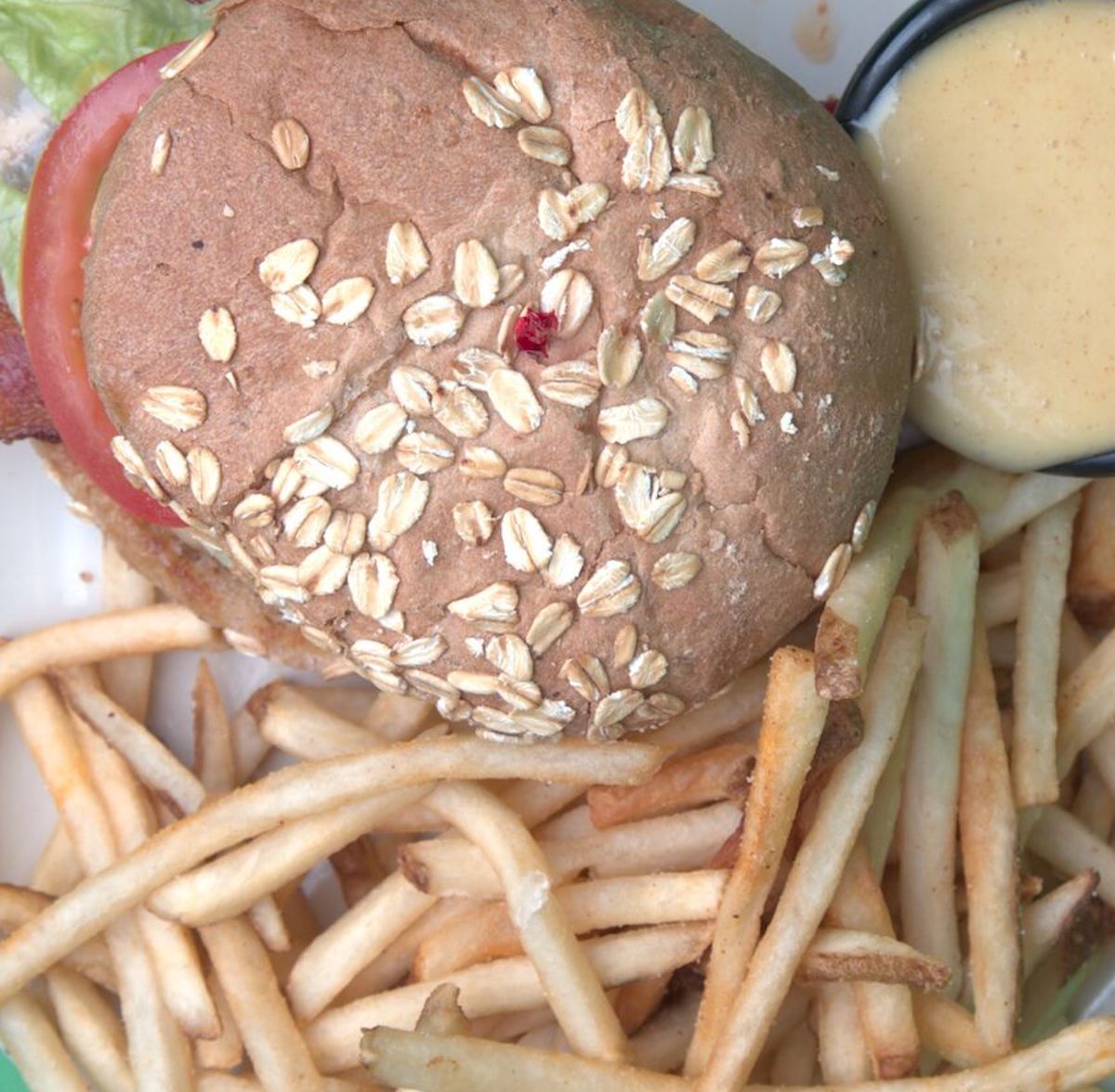 Vine Tavern & Eatery - Rural & Apache tweet media