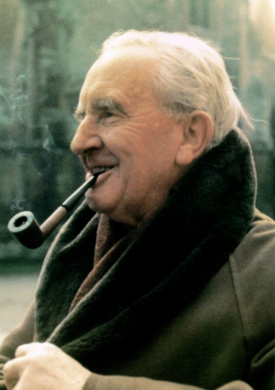 SelentoBooks's tweet photo. ¿Quién ha sido más importante para la literatura?
🔁J.R.R. Tolkien
❤J. K. Rowling https://t.co/txzreg4wtL