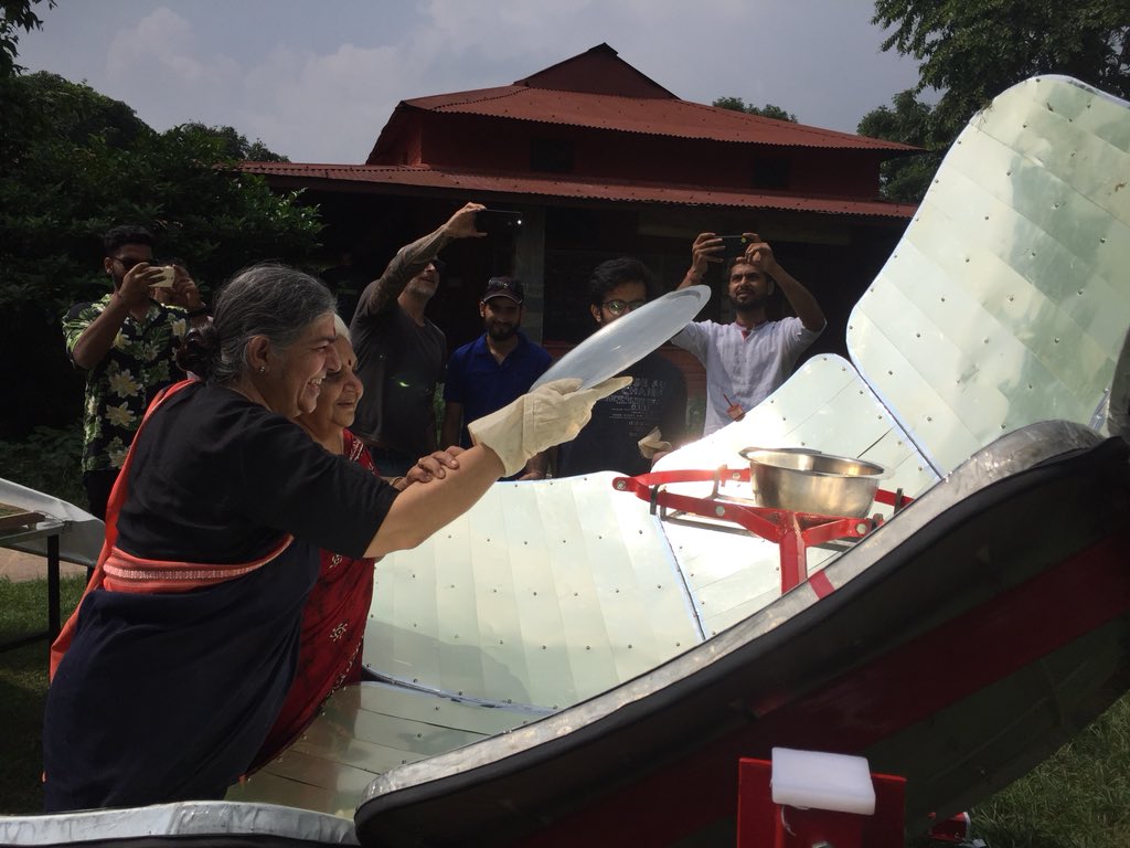 NavdanyaBija's tweet image. "Just living is not enough, one should have seed &amp;amp; sunshine in their lives”
Az course @NavdanyaBija with @drvandanashiva @JanakPalta 
#livingfood #solarcooker  #solar-dryer 
#cleanenergy 
@vinodkbhatt1 @NavdanyaInt @occupytheseed