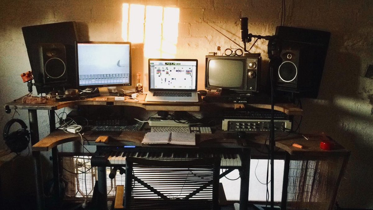 Avui comença la postproducció i disseny de so d'Idrissa, crònica d'una mort qualsevol. Aviat notícies sobre la preestrena. Atentes al correu mecenes! #4anys #memòria #reparació