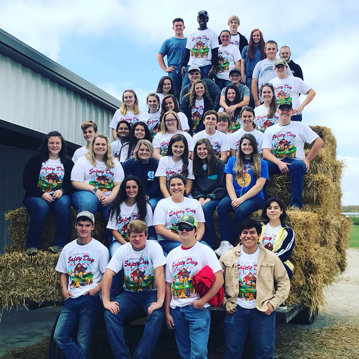 CHHSFFA's tweet photo. A great day helping educate the 4th graders in the county about farm safety! We were happy to work with @NHHS_FFA.  #hcsstrongertogether @HardinCoSchools https://t.co/PiJPKPFub4