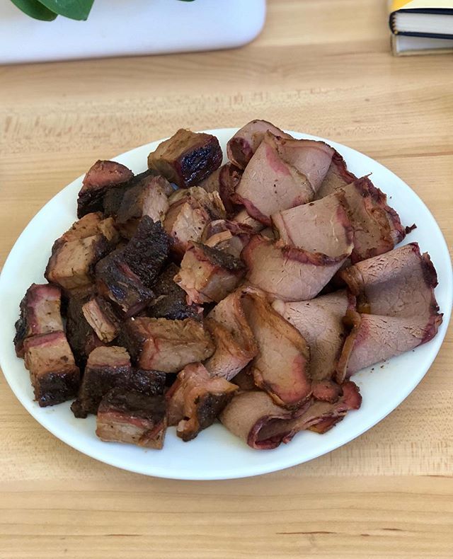 EpicurusGourmet's tweet photo. We received a most welcome gift of Joe’s Kansas City BBQ from a customer and friend. Seriously good barbecue! Thank you! 🇺🇸 #epicurusgourmet
.
.
#joeskc #bbq #kcbbq #burntends #brisket #joeskcbbq #joeskansascity #kcbarbeque #barbecue #kceats #thankyo… https://t.co/IdommXecDi https://t.co/24eNKvfz8I
