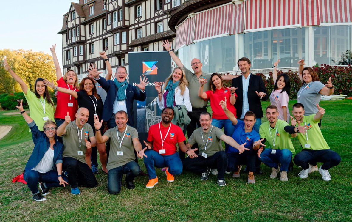 Blanketing's tweet photo. 🎬 Clap de fin sur le #OrangeHackathon 2018 ! Quelle expérience exceptionnelle pleine de rencontres, d’émotions, de collaboration et d’agilité 🚀 Merci à tous pour cette belle énergie ! Vivement l’année prochaine #ProudToBeOrange ✌🏻 https://t.co/3B7WwD7fCI