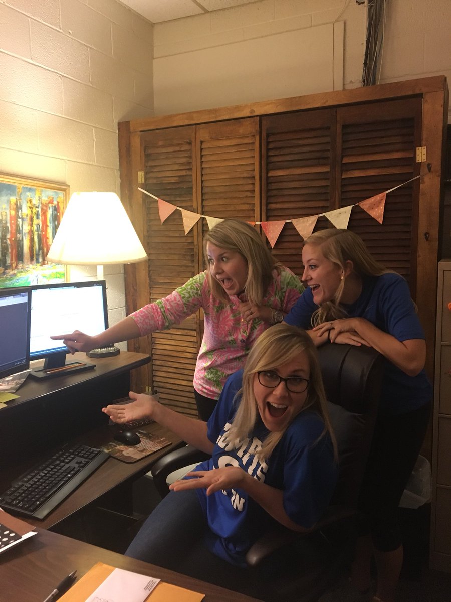 chsmrsdruzak's tweet photo. We miss you kids today. Thanks for all your emails and questions. See you Monday! #CHSFlex #CHSFlexDay #CometALLin https://t.co/2OT7p5gmWZ
