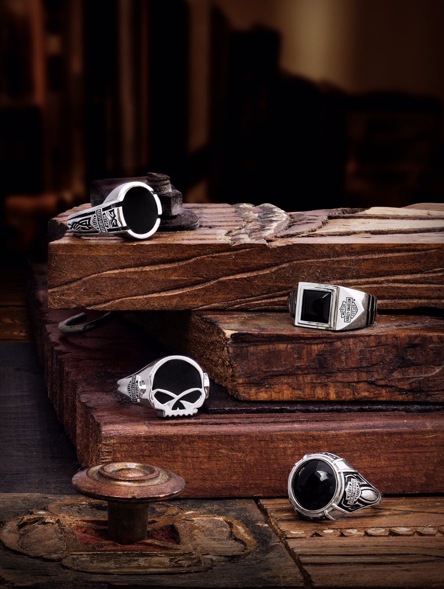 MOD_Jewelry's tweet photo. An oldie but goodie! Happy Friday y’all! Have a good weekend! #blackonyxcollection #modejwelrygroup #motorcycle #harleydavidson #silverjewelry #mensjewelry https://t.co/GsagMuETtm