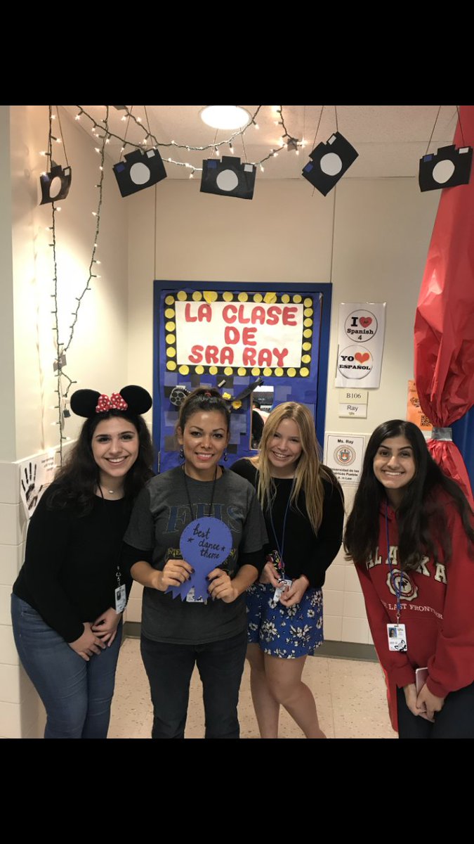 SraDianaCampos's tweet photo. @FHSRaccoons WL B106 wan "best dance theme" door HOCO decoration contest!!!! Thanks for the help Spanish club and FELICIDADES!!! #spanishclub #FHSHoco2018 #SchoolSpirit https://t.co/T2QZnLPTXi