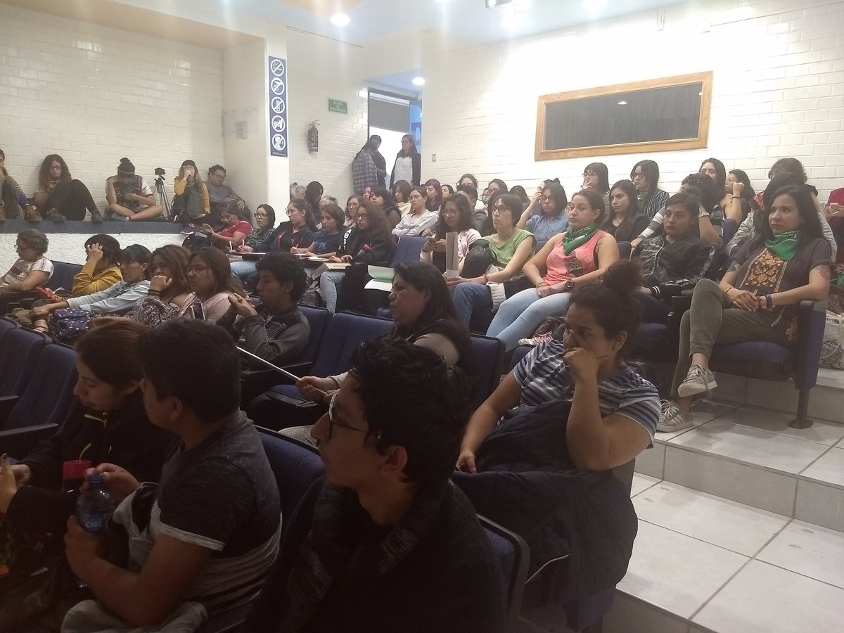 ddesermx's tweet photo. #EnVivo Conversatorio #HablemosDeAborto desde @UAMXoc @wngrr @Rsmlac #28S #DespenalizarAbortoYa https://t.co/68BkZyHPvf