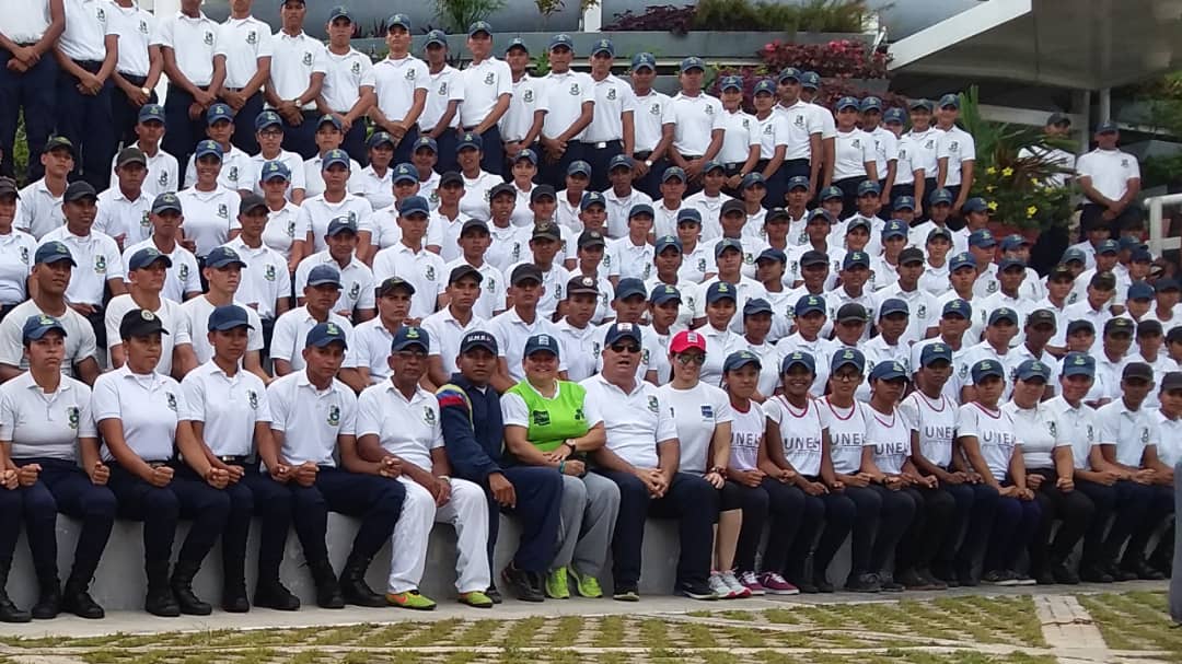 sunadlara's tweet photo. #RedONALara junto a @UnesLaraCF #Escupol #AcademiaDePoliciaLara @fona_lara buscando resaltar los valores en todos los espacios, profundizar la educación, la cultura y consciencia de Prevención Integral #RedNacioanalAntidrogas https://t.co/FxoRLtSK9r