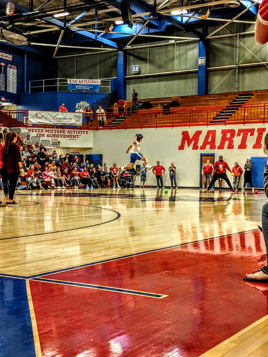 MCscienceMHS's tweet photo. @AwesomeArties @redbluecrew We have lift off! #pepsessiondodgeball #homecoming2018 https://t.co/9R4NQlrc8u