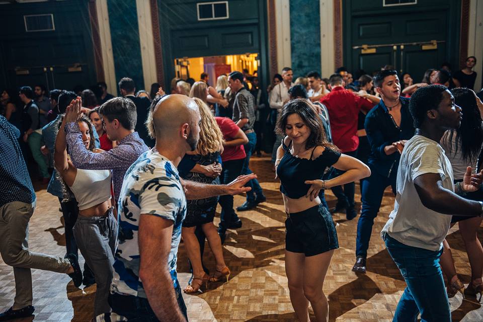 CanSalsaCongres's tweet photo. 3 Ballrooms for your dancing pleasure!
Salsa, Bachata (with some Kizomba), Hustle (with some Top 40 &amp; West Coast Swing)... There's something for everyone!!
.
Party until 4am with our amazing DJs from New York, Colombia, Los Angeles, Philadelphia, Toronto, Ottawa and Montreal!!! https://t.co/rxMp4viwU2
