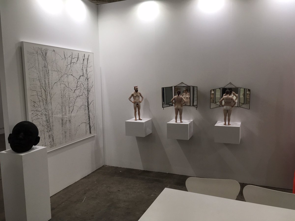 3PuntsGaleria's tweet photo. Segundo dia del @SwabArtFair, hoy de 16 a 21h. Os esperamos en nuestro Stand #25!
@3PuntsGaleria #SilvioAlino #EmilioGarcia #GerardMas #AliMashhadiolasl #KikoMiyares #AlejandroMonge #JuanPerdiguero #EfraimRodriguez #SamuelSalcedo #Okuda #RamonSurinyac https://t.co/z2hUl6sCht