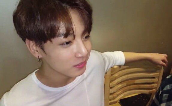 jk_hb_a_'s tweet image. タグするので拡散お願いします😖😖

💜04line(中２)
💜グクホビ推しのテヒョンdr期
💜ノリがいいと思いまs((黙

#armyさんたちと猛烈に絡みたいのでRTしてくれた方フォローします 
 #ARMYさんからの猛絡み大歓迎 
 #ARMYさんたちと繋がりたい