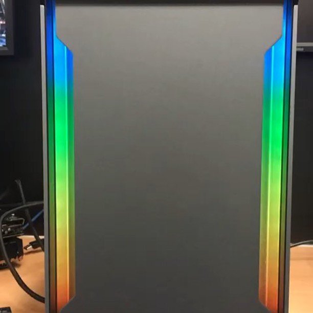 bittech's tweet image. Full rainbow mode on the @phanteks Enthoo Evolv X - full review on bit-tech.net of probably the best case this year! #pchardware #pcmr #evolvx #phanteks #rgb instagram.com/p/BoRb4btBv3O/