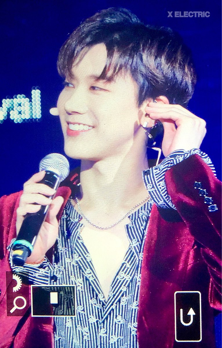 Xelectric10's tweet photo. 180928 강남 페스티벌 
천사야 >3<
#NCT #TEN  #텐 
#NCT2018 https://t.co/j4F3HgWMGj