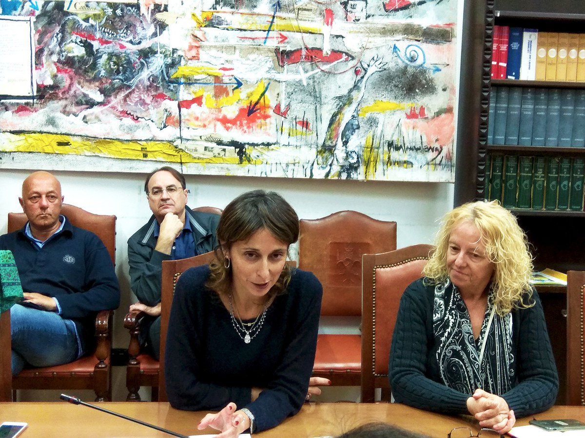 LAquilaChiama's tweet photo. #LAquila #ricostruzione #politica Oggi abbiamo tenuto una conferenza stampa sullo stato disastroso della ricostruzione pubblica e in generale della #città. Qui il nostro comunicato e il link alla diretta https://t.co/xVnKXmfplA #CoalizioneSociale https://t.co/PcTMV9pr6A