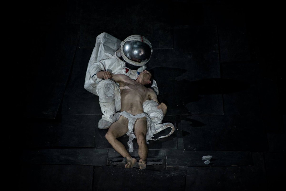 Papaioannou_D's tweet photo. Premier tonight in Plovdiv!
.
.
.
@onedanceweek @Plovdiv2019 #thegreattamer #Plovdiv2019 #onedanceweek2018 #dimitrispapaioannou
.
.
.
Photographs by Julian Mommert https://t.co/L4vvWAAzP8