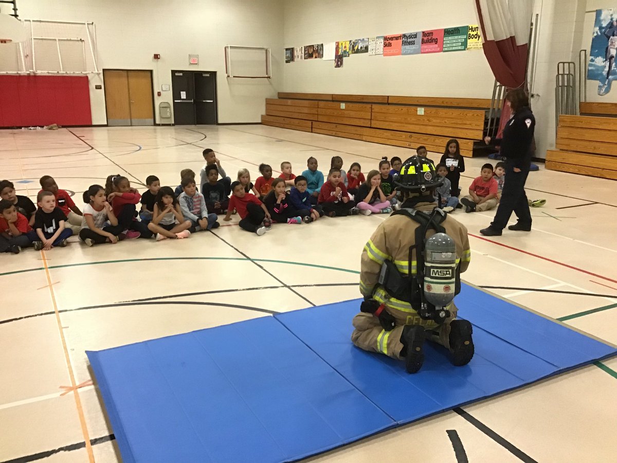 lwojope's tweet photo. Firefighters discuss fire safety with Spaulding School students. https://t.co/M98tDNjXup