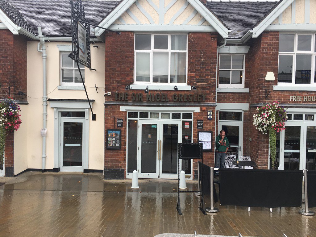 [REVIEW] The Ultimate Burger Time At Sir Nigel Gresley – Swadlincote goo.gl/tyzKjH #foodie #wetherspoons