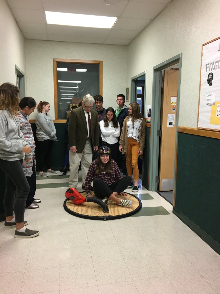 EagleHillSchool's tweet image. It’s all about Momentum in Mr. Lovejoy’s Period 1 physical science class! #EagleHillSchool #LDEducation #LearningisFun #boardingschool #ScienceisFun #STEM #education #Science #ScienceClass #ScienceRocks