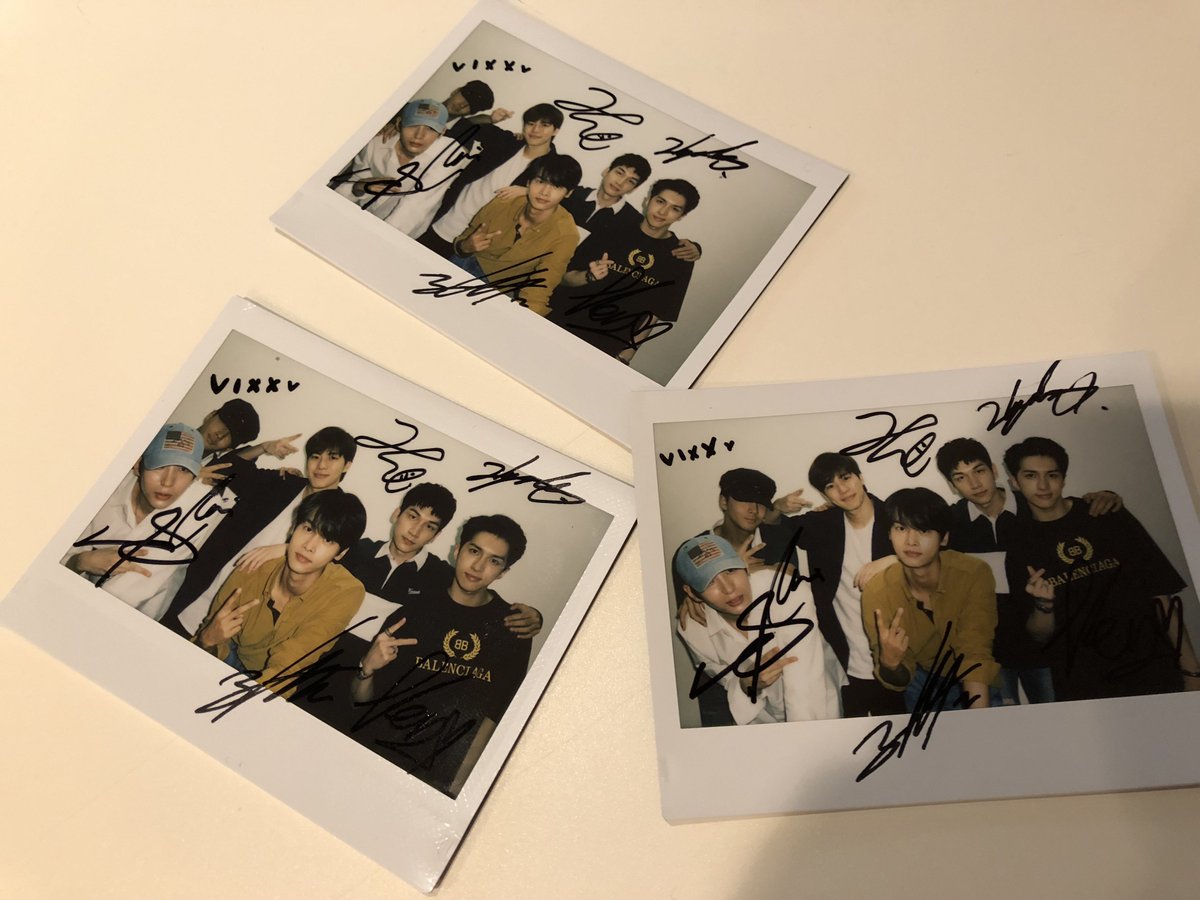 RefillKorea's tweet photo. #refillkorea
今日のゲスト #VIXX の皆さんから、番組を聞いてくれたリスナー3名様にサイン入りポスター&amp;チェキをもらいましたよ😊ご希望の方はこのツイートに番組の感想などをコメントしてくださいね！たくさんのご応募、お待ちしています! https://t.co/okTK9yQ0qV