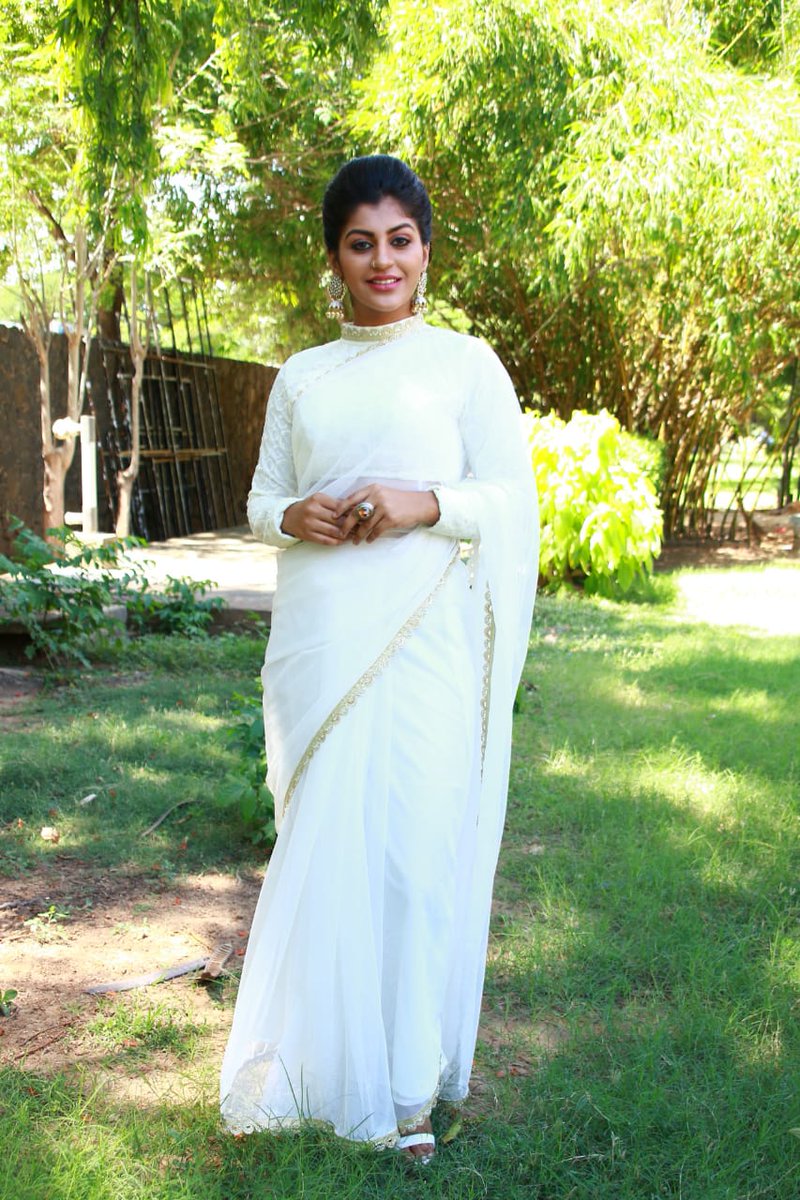 forsaleeeeeeeee's tweet photo. South sensation @iamyashikaanand 
From #Nota press meet 😎😍😍😍 https://t.co/qpv9wZWO8g