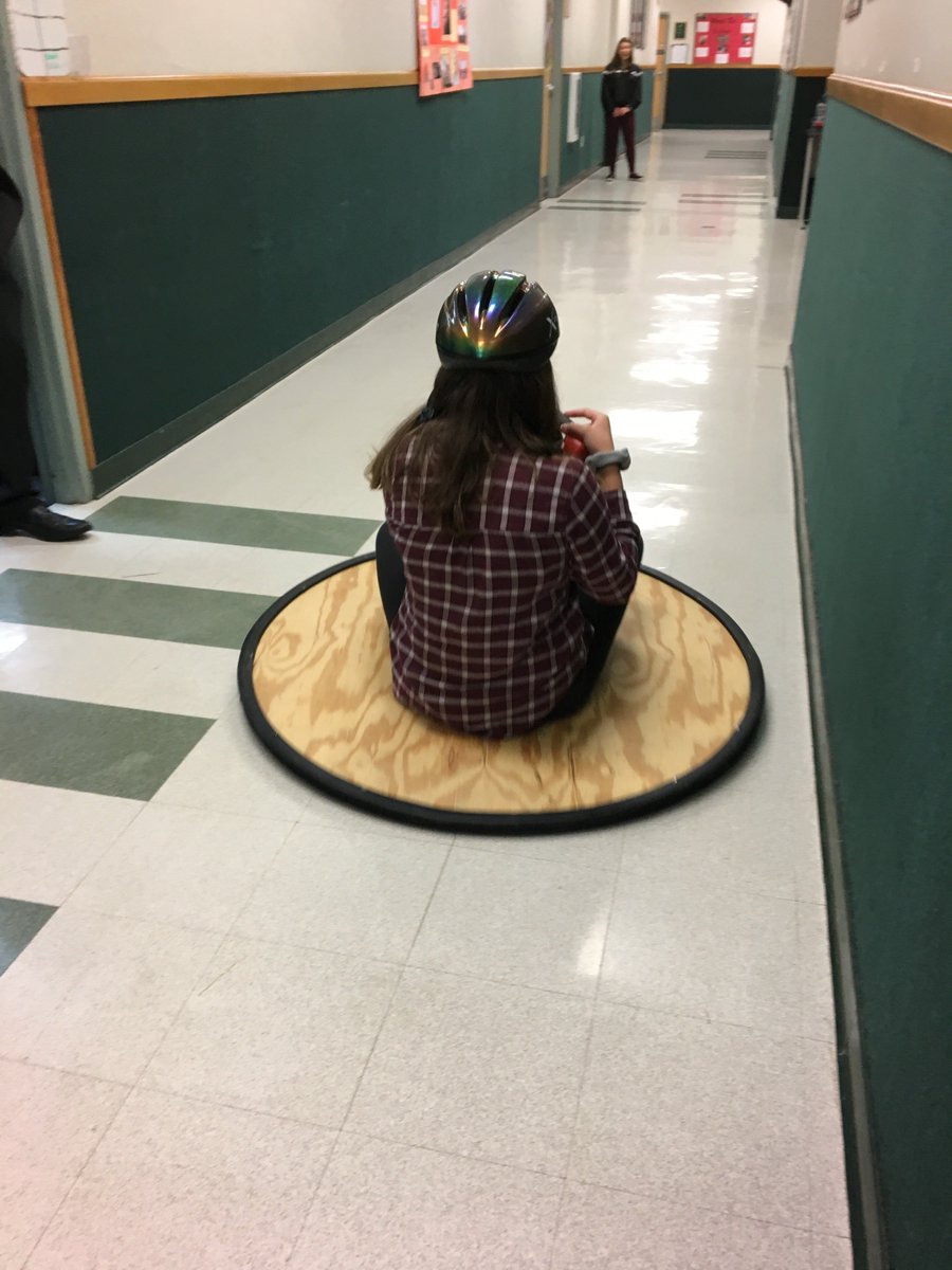 EagleHillSchool's tweet image. It’s all about Momentum in Mr. Lovejoy’s Period 1 physical science class! #EagleHillSchool #LDEducation #LearningisFun #boardingschool #ScienceisFun #STEM #education #Science #ScienceClass #ScienceRocks