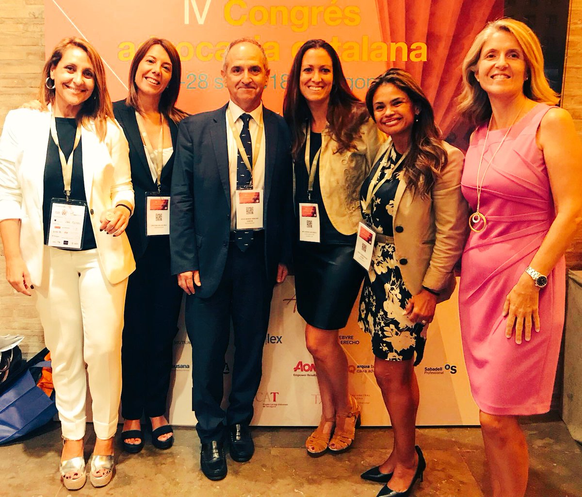 crivallejo's tweet photo. Queda clausurado el #CongresAdvocacia . Gracias a @mdelavarga1 por la atencion recibida, a todos los que han hecho posible la organizacion del IV Congreso de la Abogacia Catalana. Gracias a @NaveiraJulio y a todos los Decanos, @MariaEugeniaGay por el lema #Etdefensem#dretdefensa https://t.co/1tV6lwhCuZ