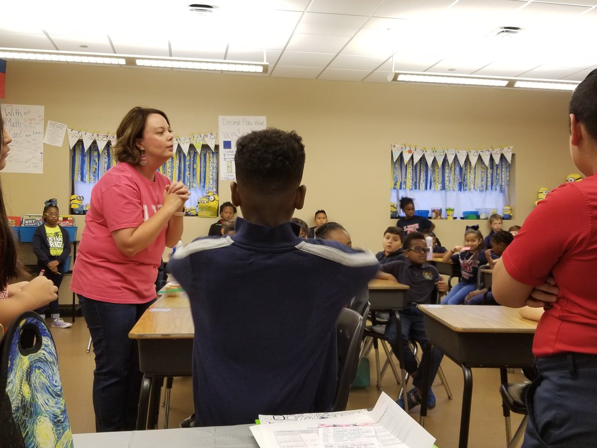 lmathews4th's tweet photo. When your principal @JoyKerMN comes to do a multiplication activity with your math classes @SolizKathryn ❤ #lsmustangs #LSROisonthebus #lsmathchat https://t.co/AnAkiVd2WI