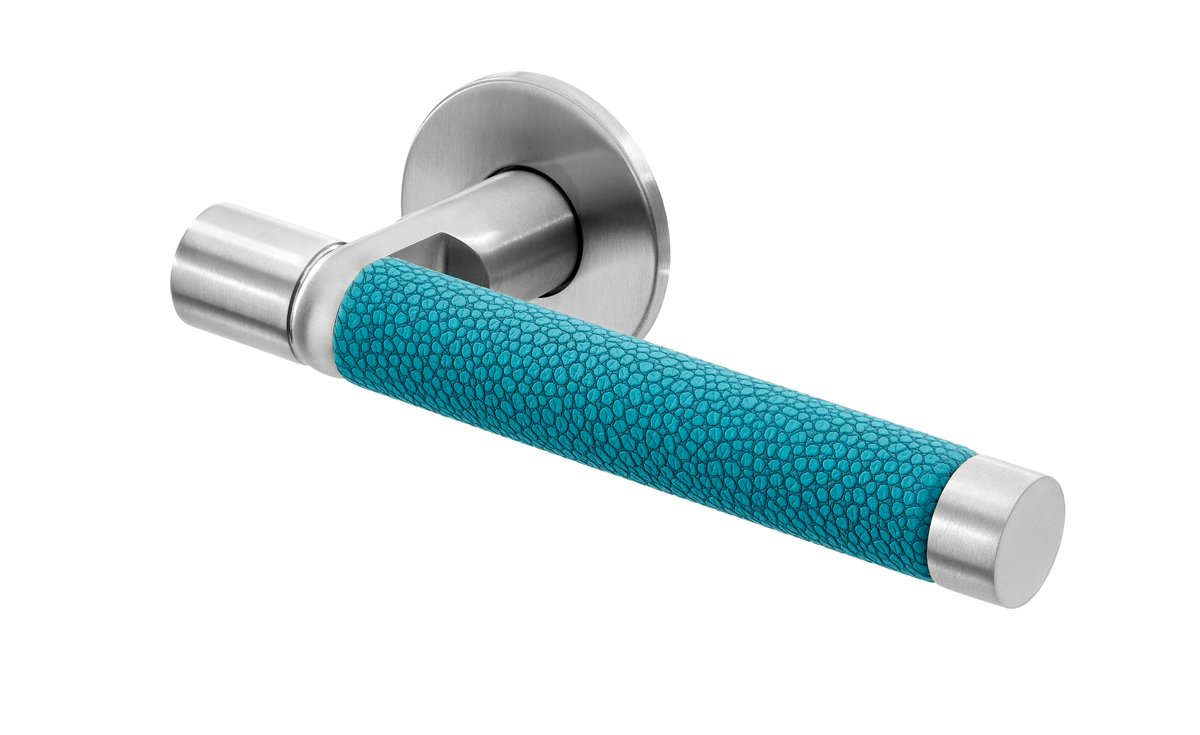 Allgood_ltd's tweet photo. Stunning colours and textures available with our Sembla lever handles with @ultrafabrics https://t.co/o2zlvCNPlP #Ironmongery https://t.co/hmuPzpaQ4i