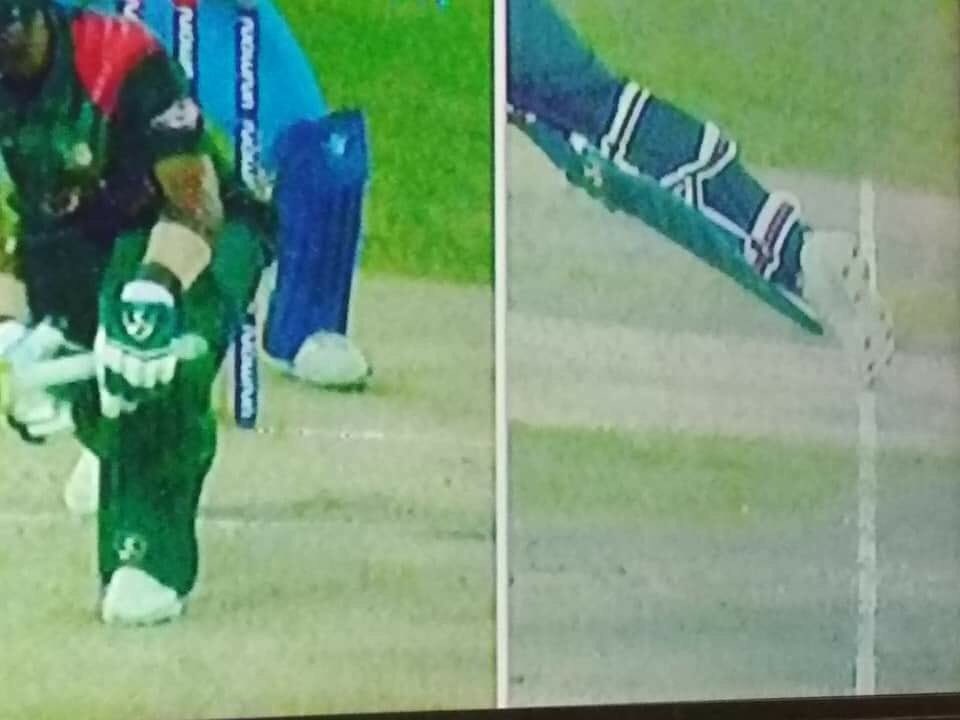 RahmanTuhidur's tweet photo. This is not fair... 

এটা কখনোই আউট না 😡😠.                         #acc #robtucker plz see . https://t.co/HuMlStZWSk