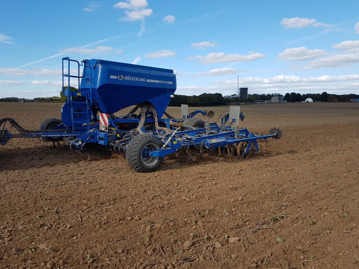 SamagriLtd's tweet photo. The #drilling continues #knocking of the #acres with ease, into our best #field yet 80 acres long creating the perfect #seedbed. The #Kockerling #Jockey can drill any #soil type and copes with any conditions thrown at it so simple and cheap to run!! https://t.co/JRKH9YhB4L