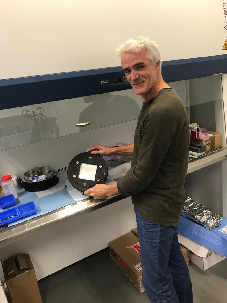 BlackGEM_Array's tweet photo. Gert Raskin of @KU_Leuven IvS with the next batch of BlackGEM cryostats. https://t.co/YSabGF48v5