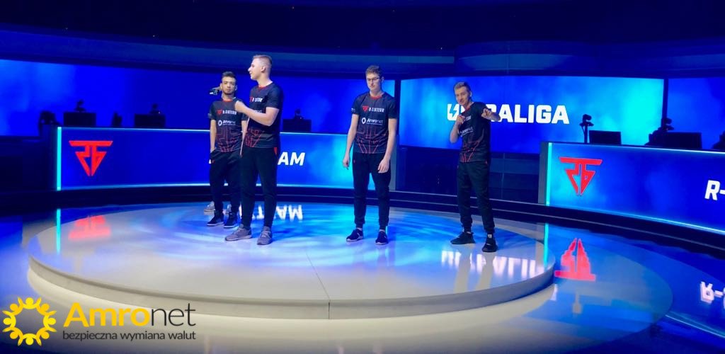 amronet_pl's tweet photo. Nasza drużyna na próbnych zdjęciach w Polsat
Będzie się działo !!! 😊
#amronet #amrokultura #podróże #polecanie #wymianawalut #waluty #payholding https://t.co/3eSMDF7Qdb